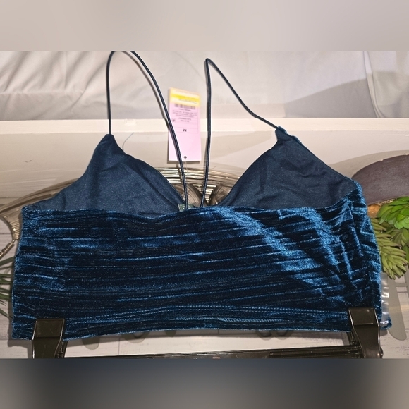 Wild Fable Velvet Bralette, Size Medium - Picture 4 of 4